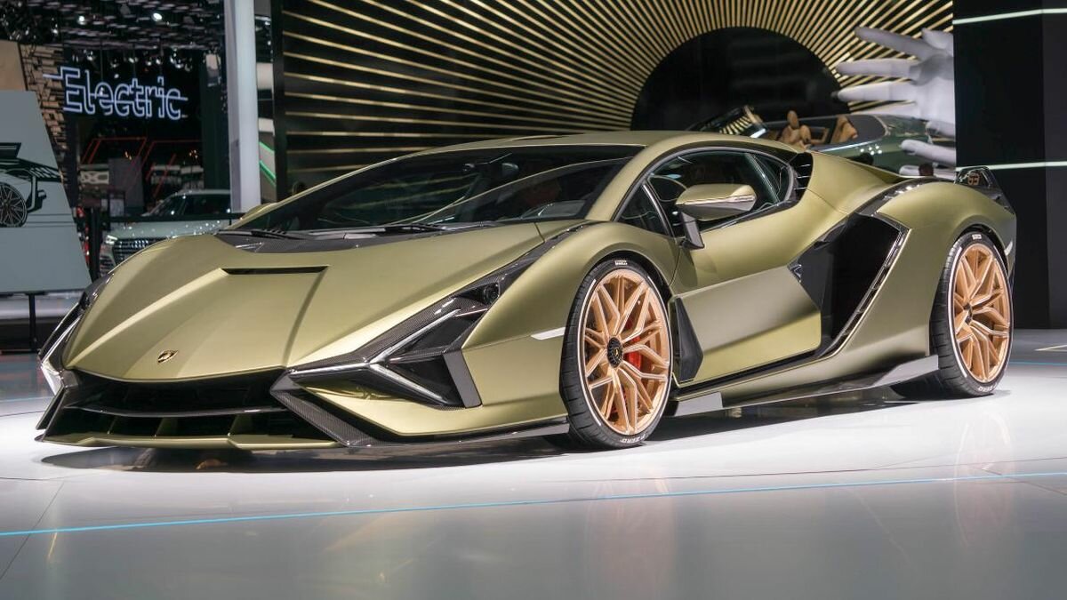 Стратегия Lamborghini на десятилетие: электросуперкар и ещё три модели с электромоторами
