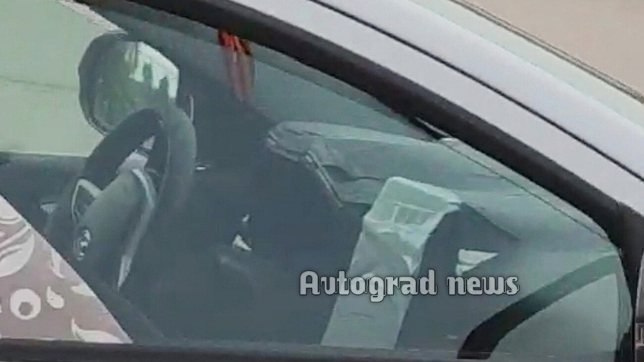 Очевидец заглянул в салон рестайлинговой Lada Vesta