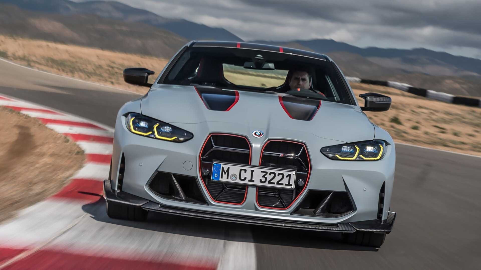 Рекордный заезд BMW M4 CSL на Нюрбургринге показали на видео