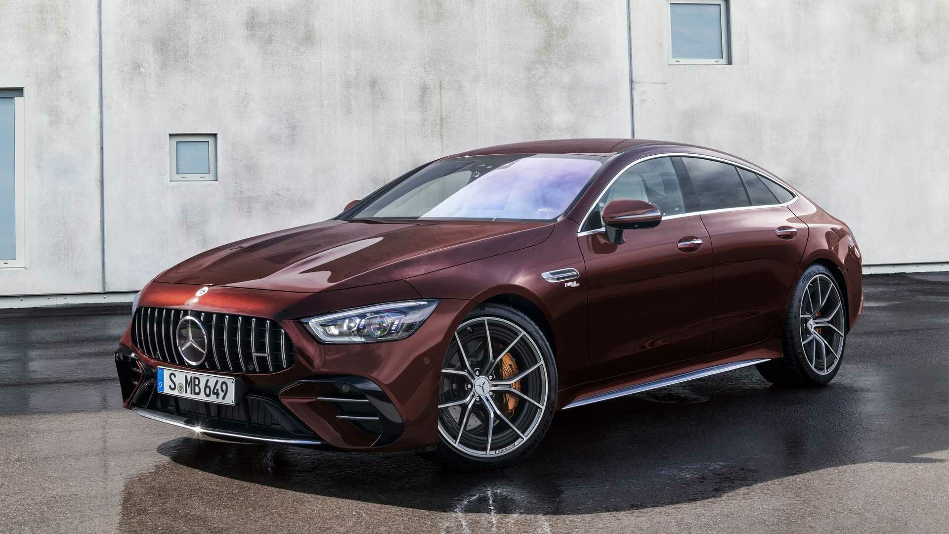 Рестайлинговый суперлифтбек Mercedes-AMG GT: датчики в руле и новые амортизаторы