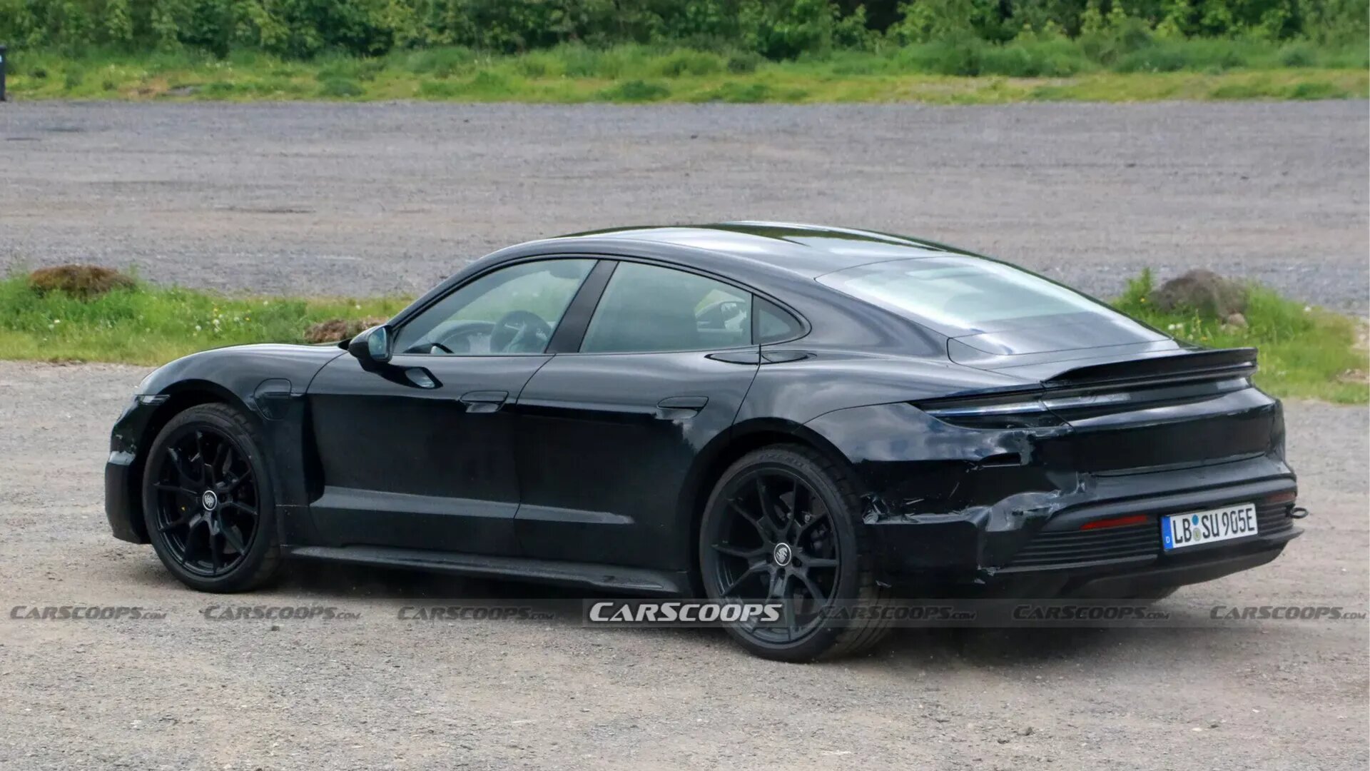 Porsche готовит 1000-сильный Porsche Taycan для борьбы с мощнейшей Tesla