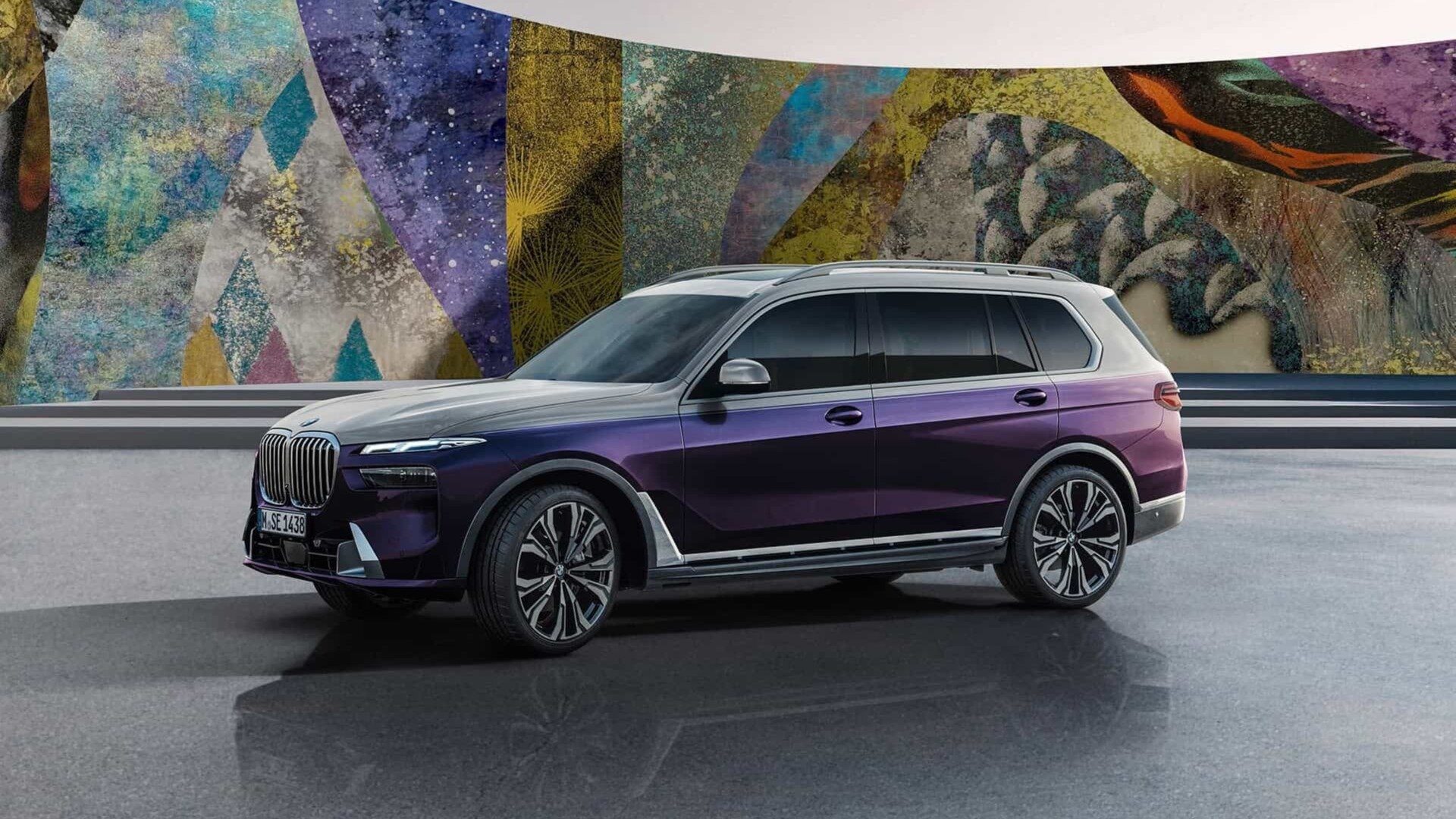 BMW X7 впервые предложат в двухцветном кузове и с уникальным салоном