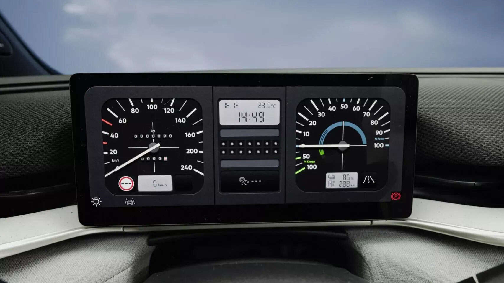 Электрический VW ID.Polo получит физические кнопки и приборку в стиле 80-х