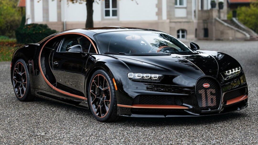 Bugatti показала последний экземпляр гиперкара Chiron