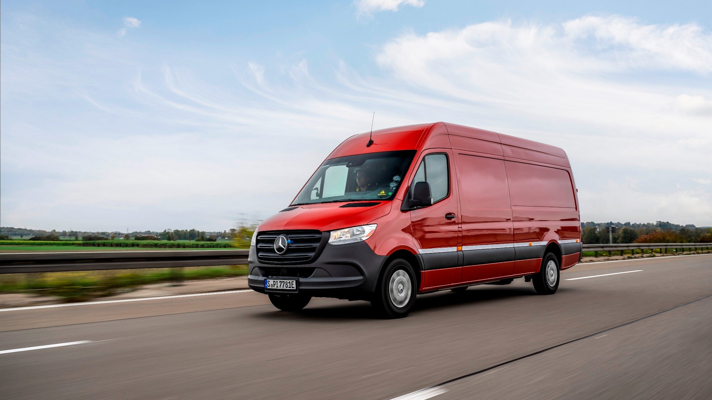 Электрофургон Mercedes-Benz eSprinter проехал в реальном трафике 475 километров без подзарядки
