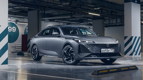 Первый тест Changan Lamore — седана, легко меняющего имена
