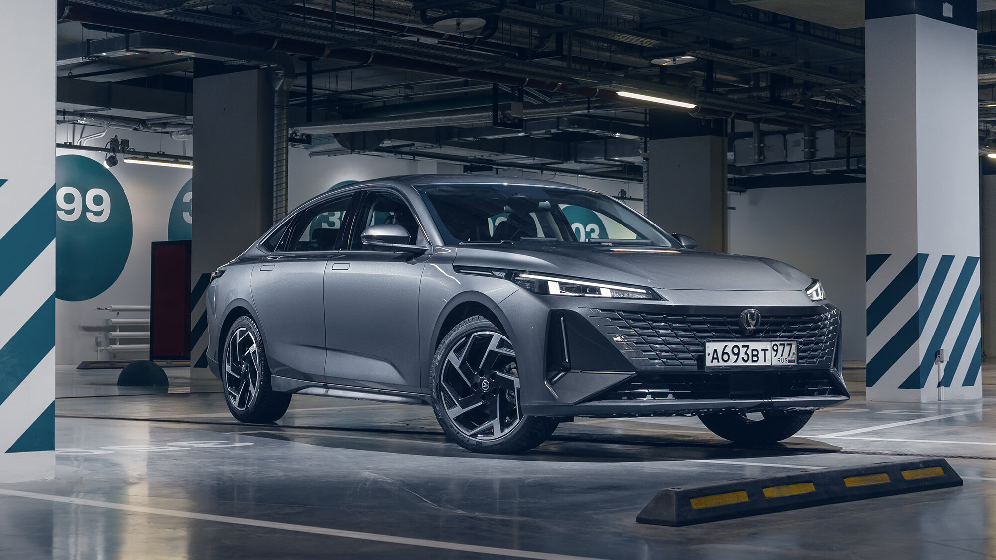 Первый тест Changan Lamore — седана, легко меняющего имена