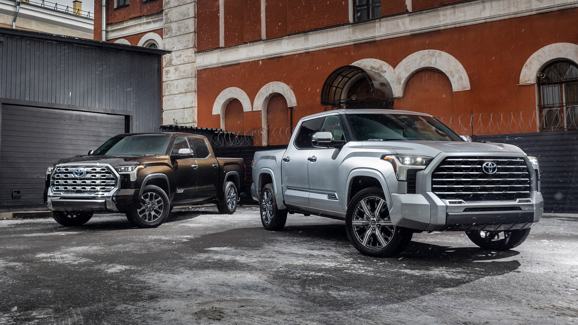 Toyota Tundra: обзор гигантского пикапа на базе Land Cruiser 300