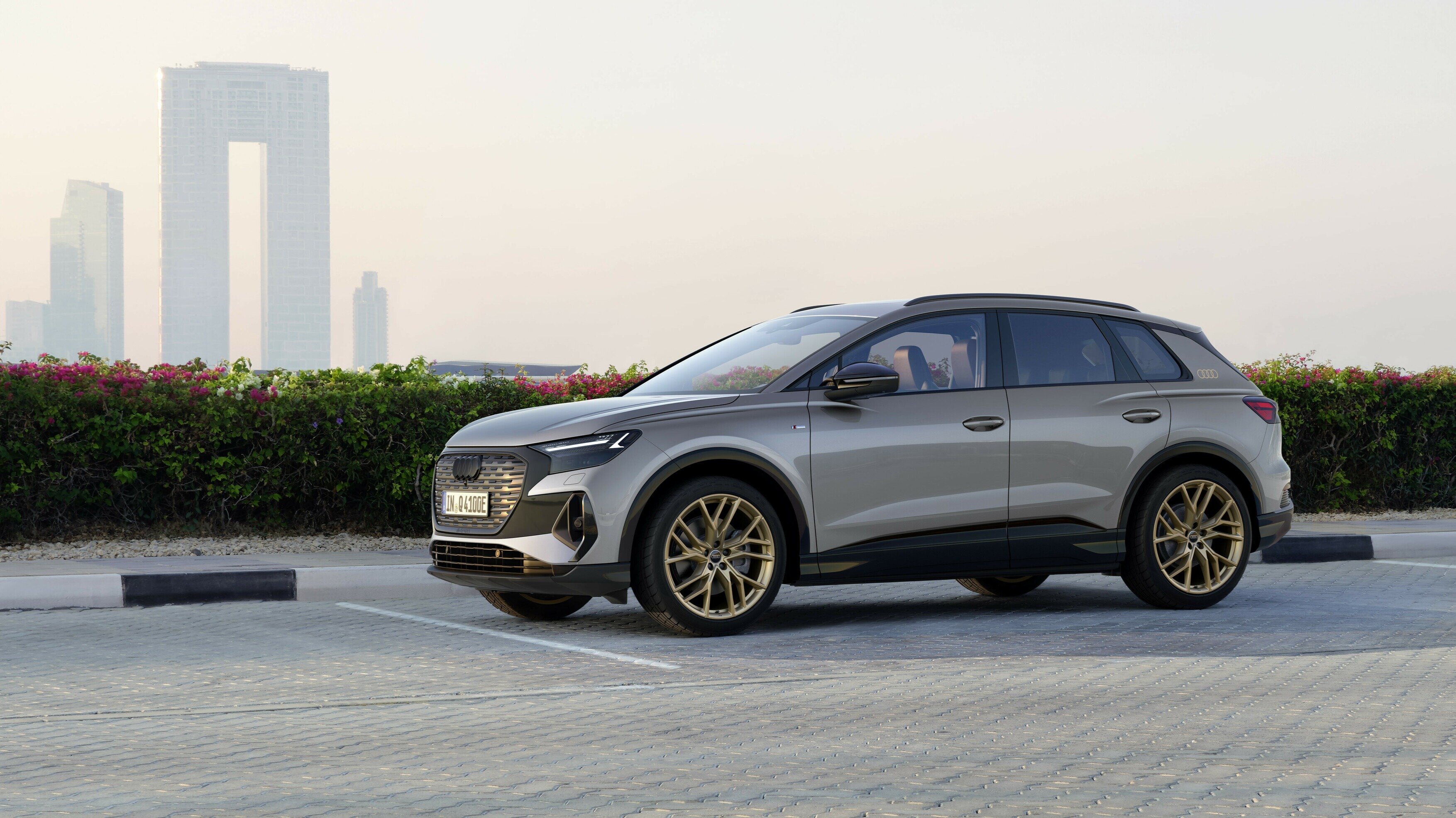 Audi обновила электрокроссоверы Q4 e-tron и Q4 Sportback e-tron, увеличив мощность и запас хода