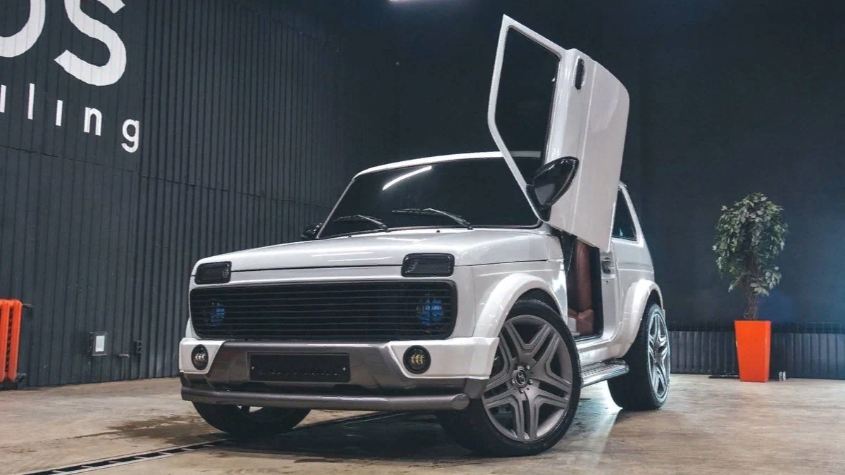 Самая дорогая «Нива» с пробегом: Lambo-двери, колёса от Гелика и салон от S-класса