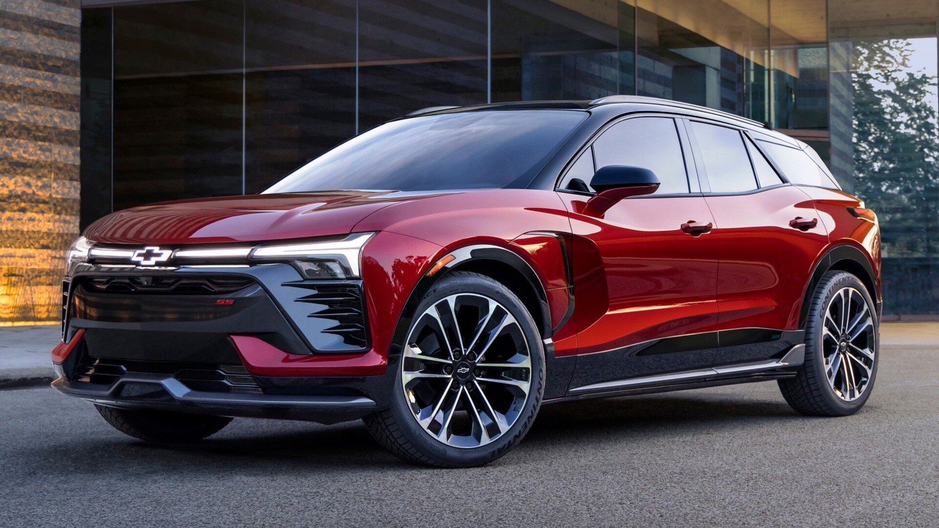 Компания Chevrolet показала спортивный электрокроссовер Blazer SS