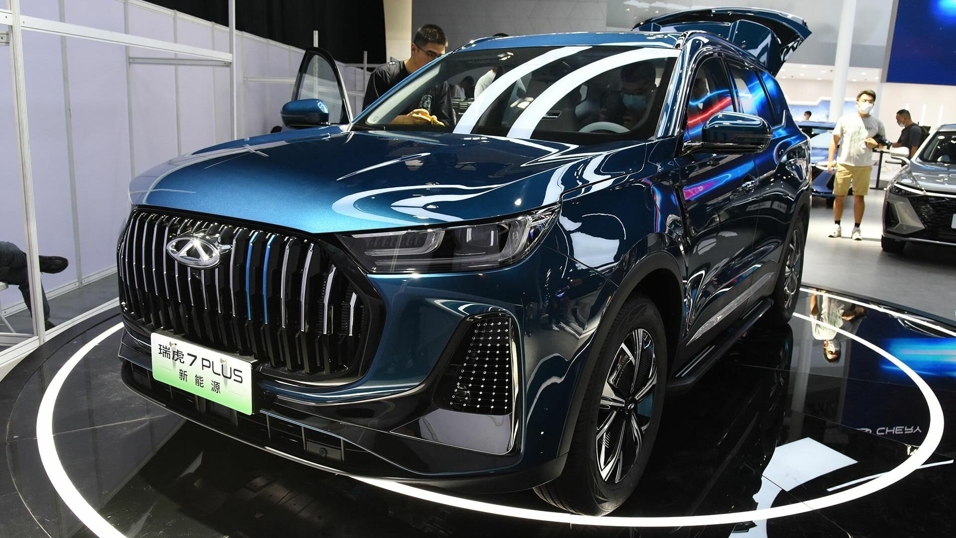 Chery Tiggo 7 стал мощным подзаряжаемым гибридом