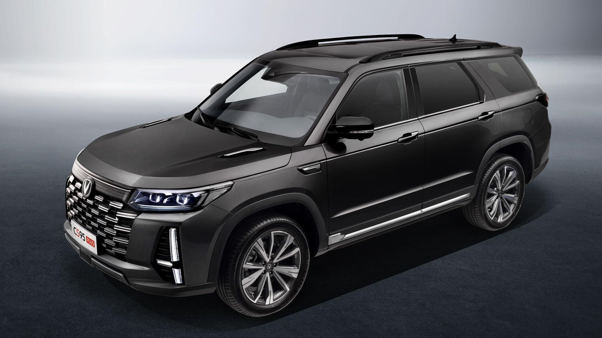 Changan назвала цены на обновлённый кроссовер CS95: он может появиться в России