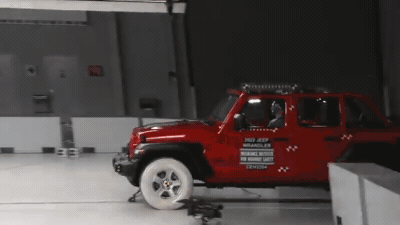 Jeep Wrangler во второй раз перевернулся на краш-тесте