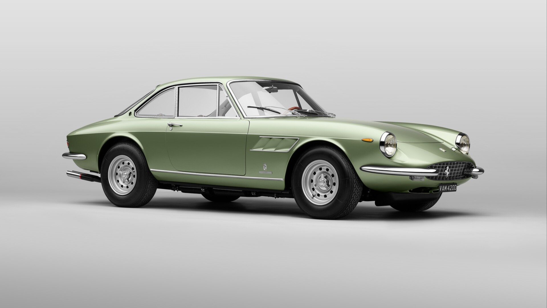 Реставраторы показали Ferrari 330 GTC, который восстанавливали 3 года
