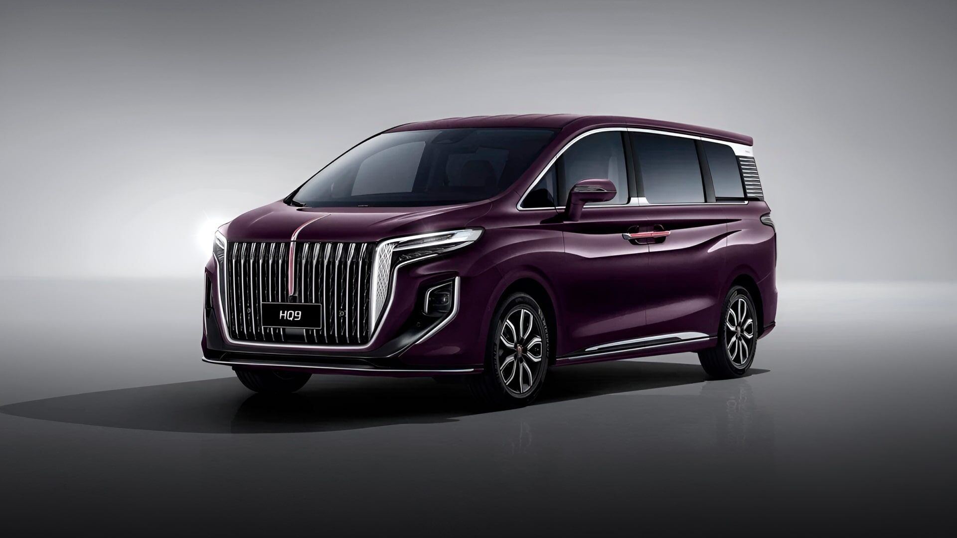 Марка Hongqi подтвердила возвращение минивэна HQ9 в Россию: известны характеристики