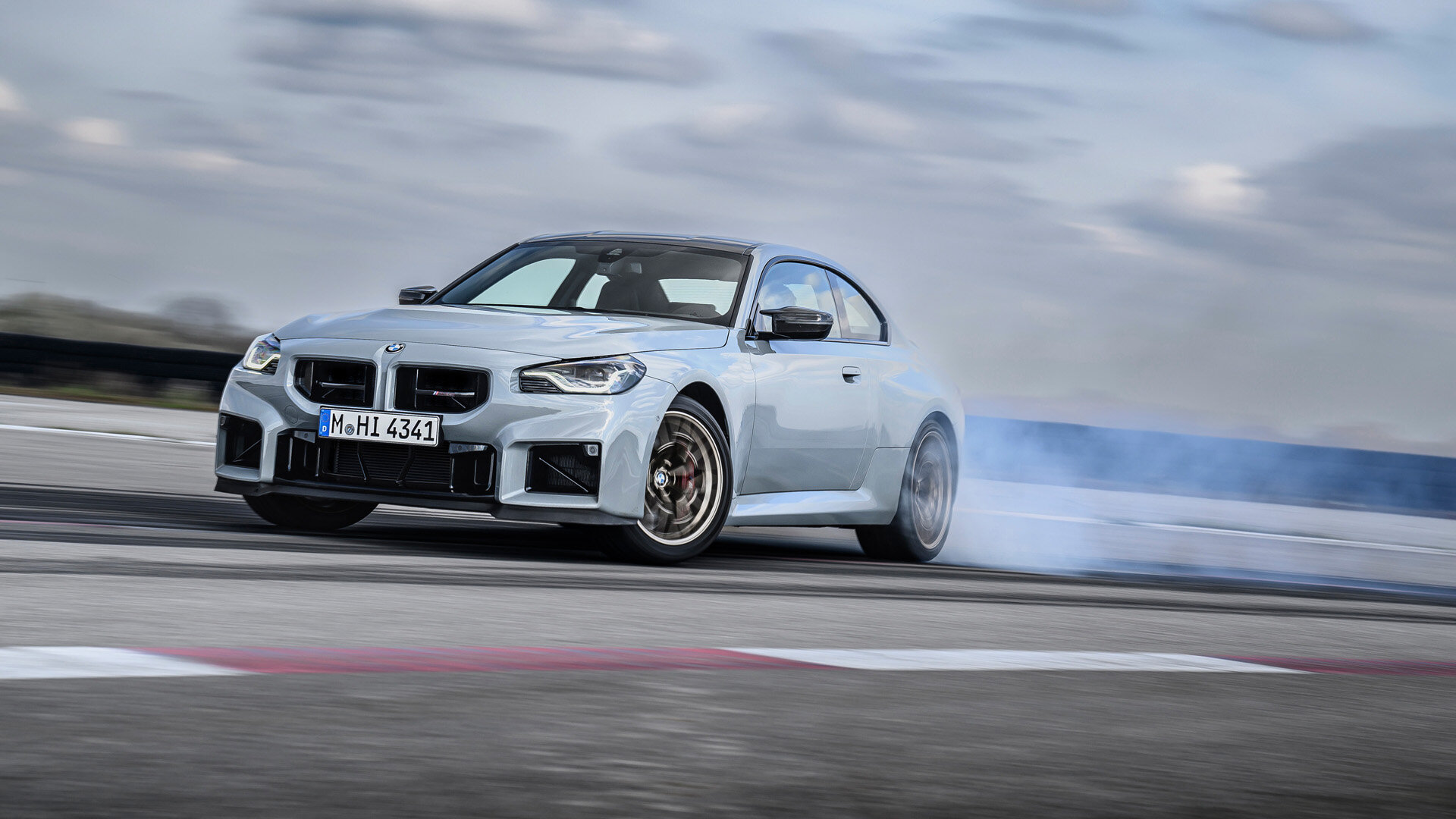BMW случайно подтвердил скорый выход M2 с полным приводом