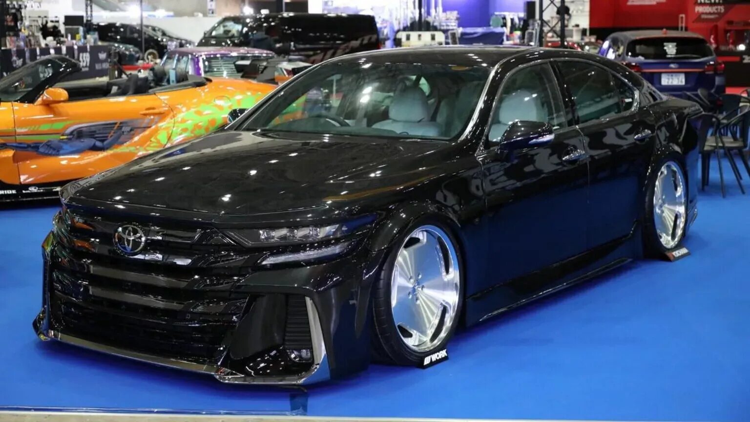 Японцы сделали тюнинг Lexus LS деталями минивэна. И они ему идут