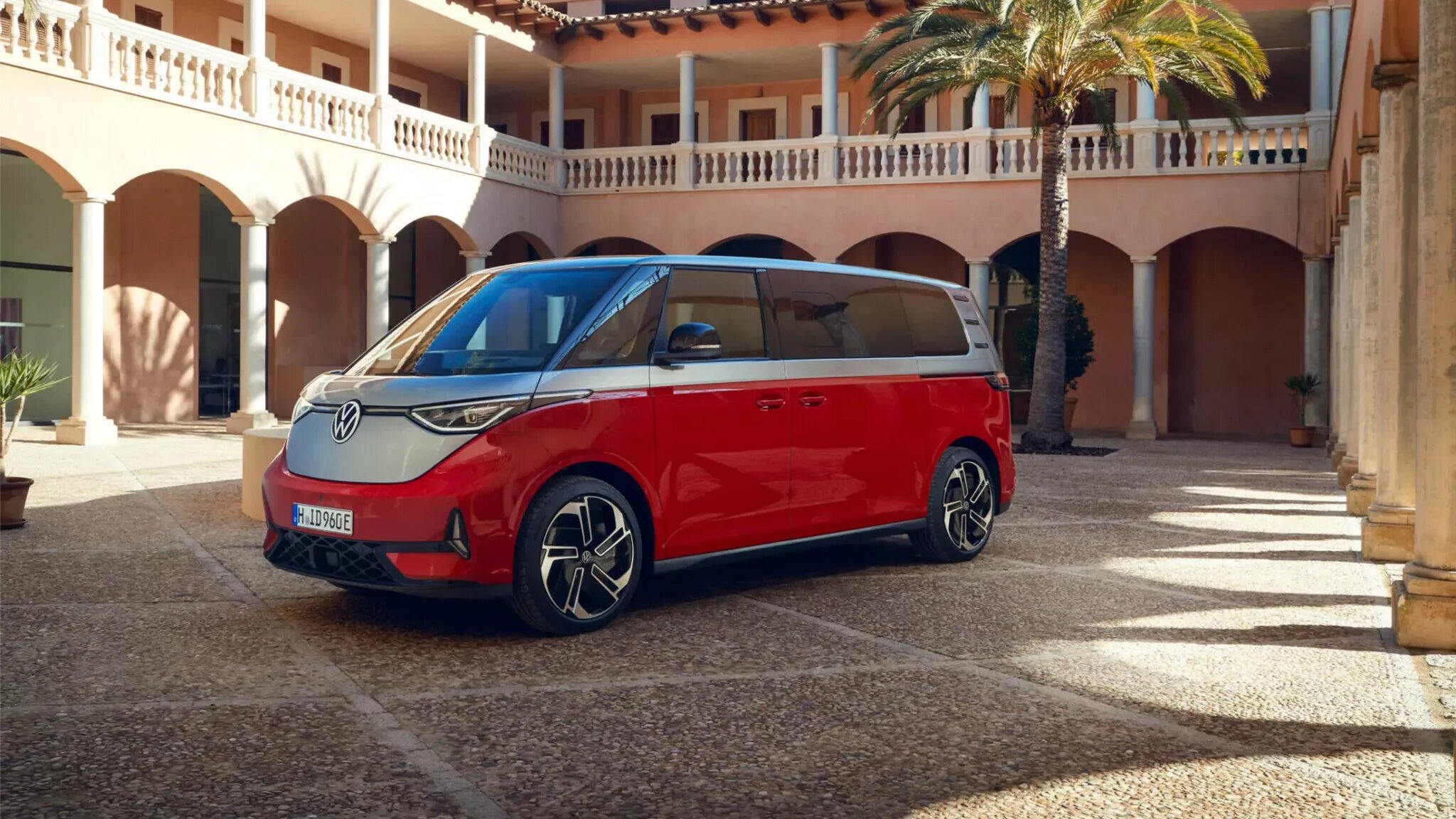 Электровэн Volkswagen ID.Buzz стал мощным и полноприводным