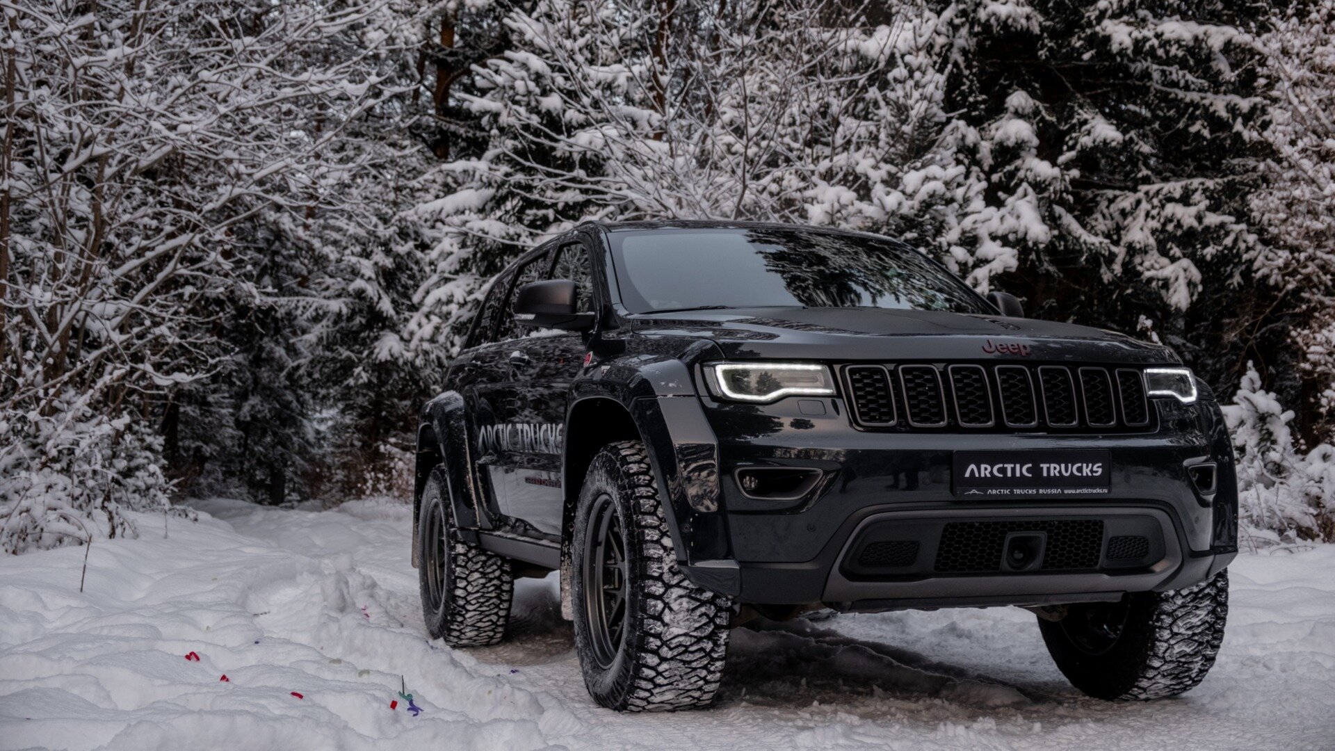 Jeep Grand Cherokee получил российский тюнинг Arctic Trucks