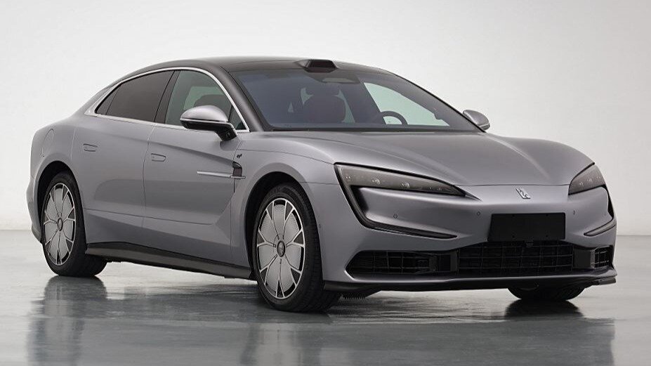 Суперседан YangWang U7 от BYD стал пятимоторным гибридом