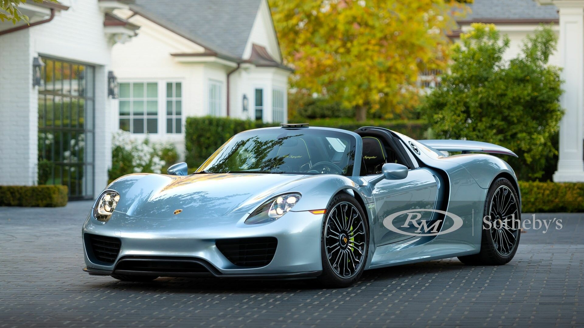 Редкий гибридный суперкар Porsche 918 Spyder, на котором почти не ездили, пустят с молотка