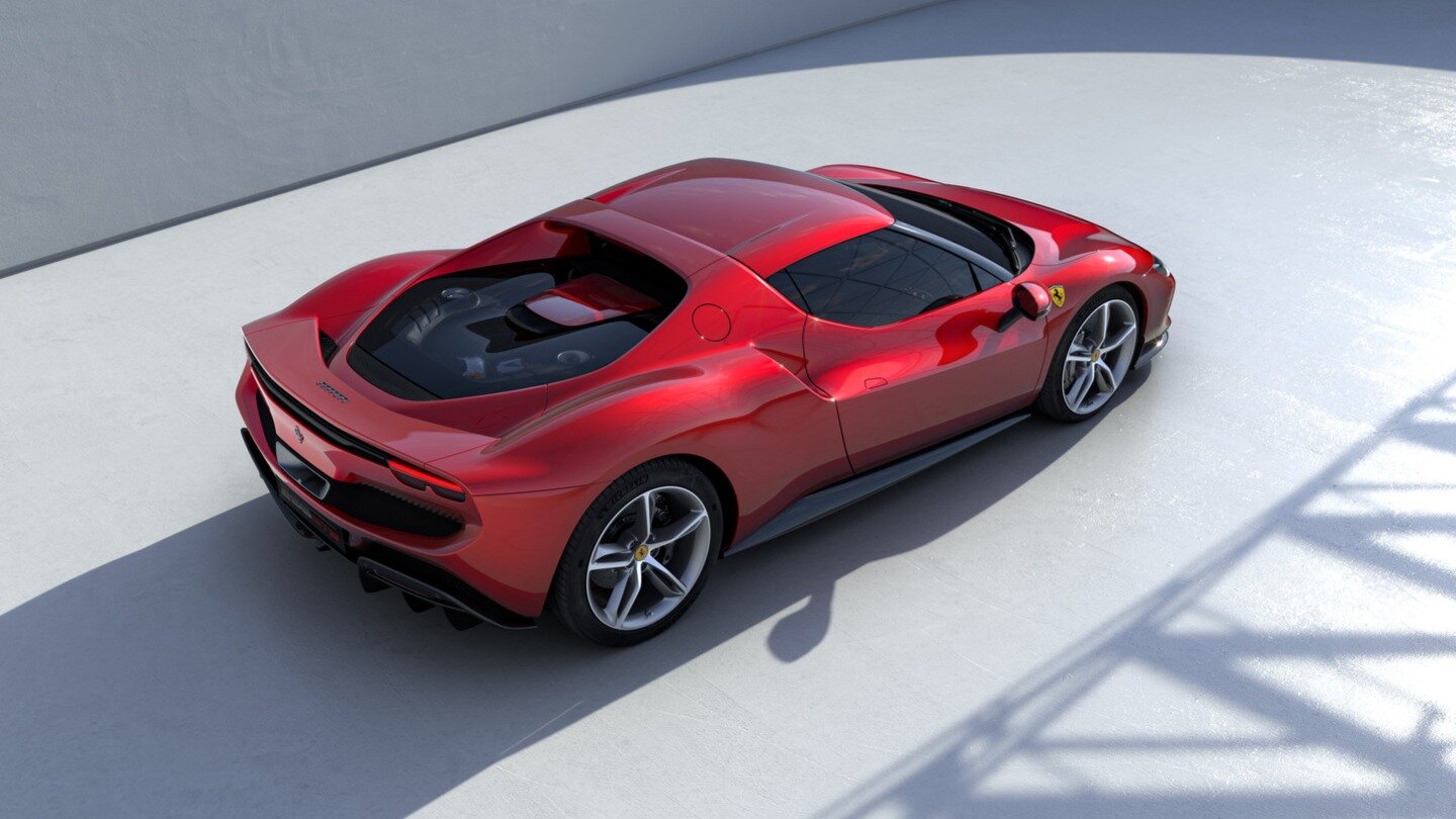Глава Ferrari покритиковал Tesla и назвал срок начала поставок электрокара