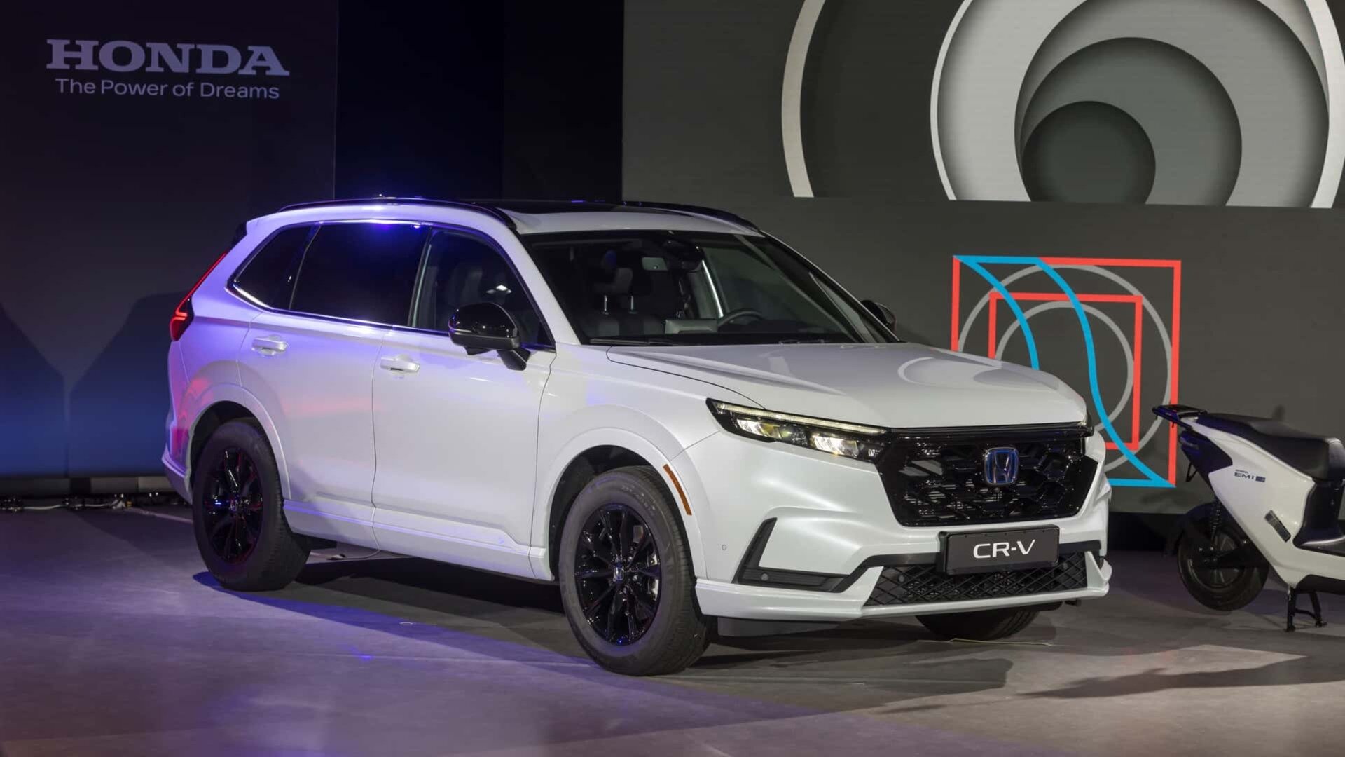 Новая Honda CR-V для Европы дебютировала в двух гибридных версиях