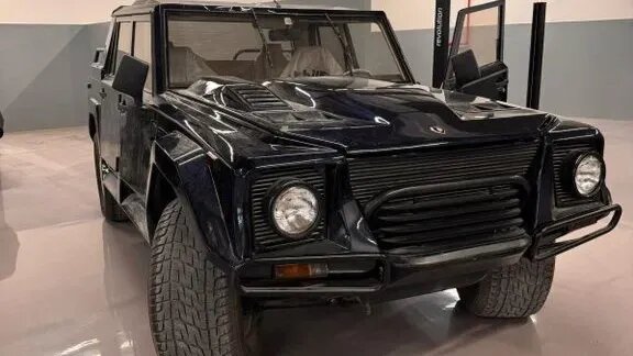 Внедорожник Lamborghini LM002 за 48 миллионов рублей продают на Авто.ру