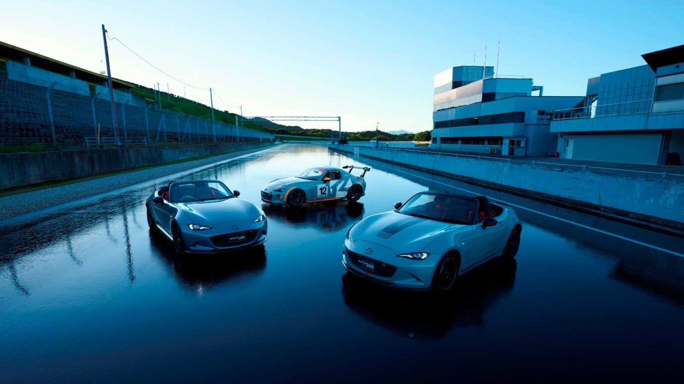 Подразделение Spirit Racing представило две трековые версии родстера Mazda MX-5