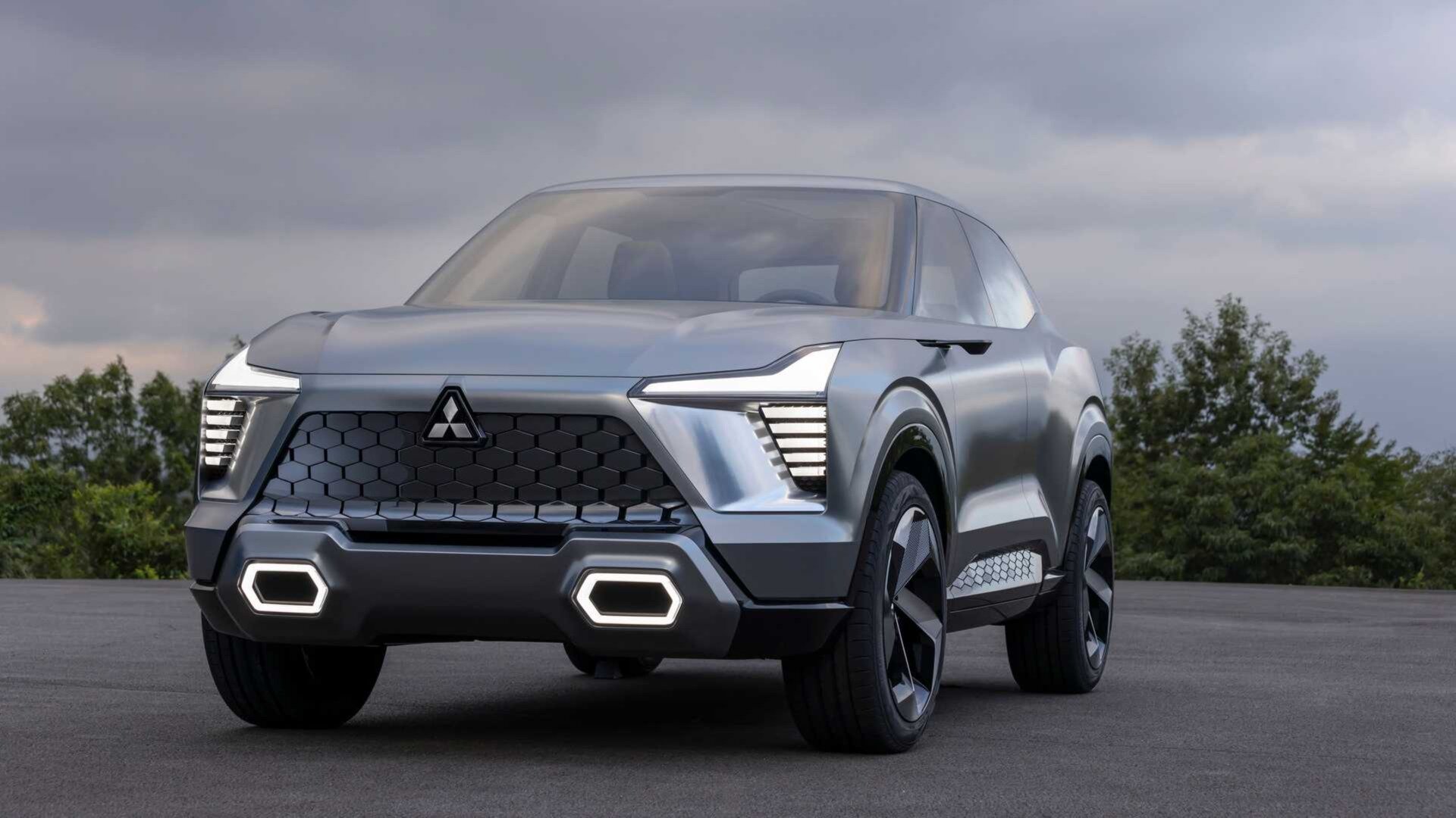 Mitsubishi пообещала 16 новых моделей, включая 9 гибридов и электрокаров