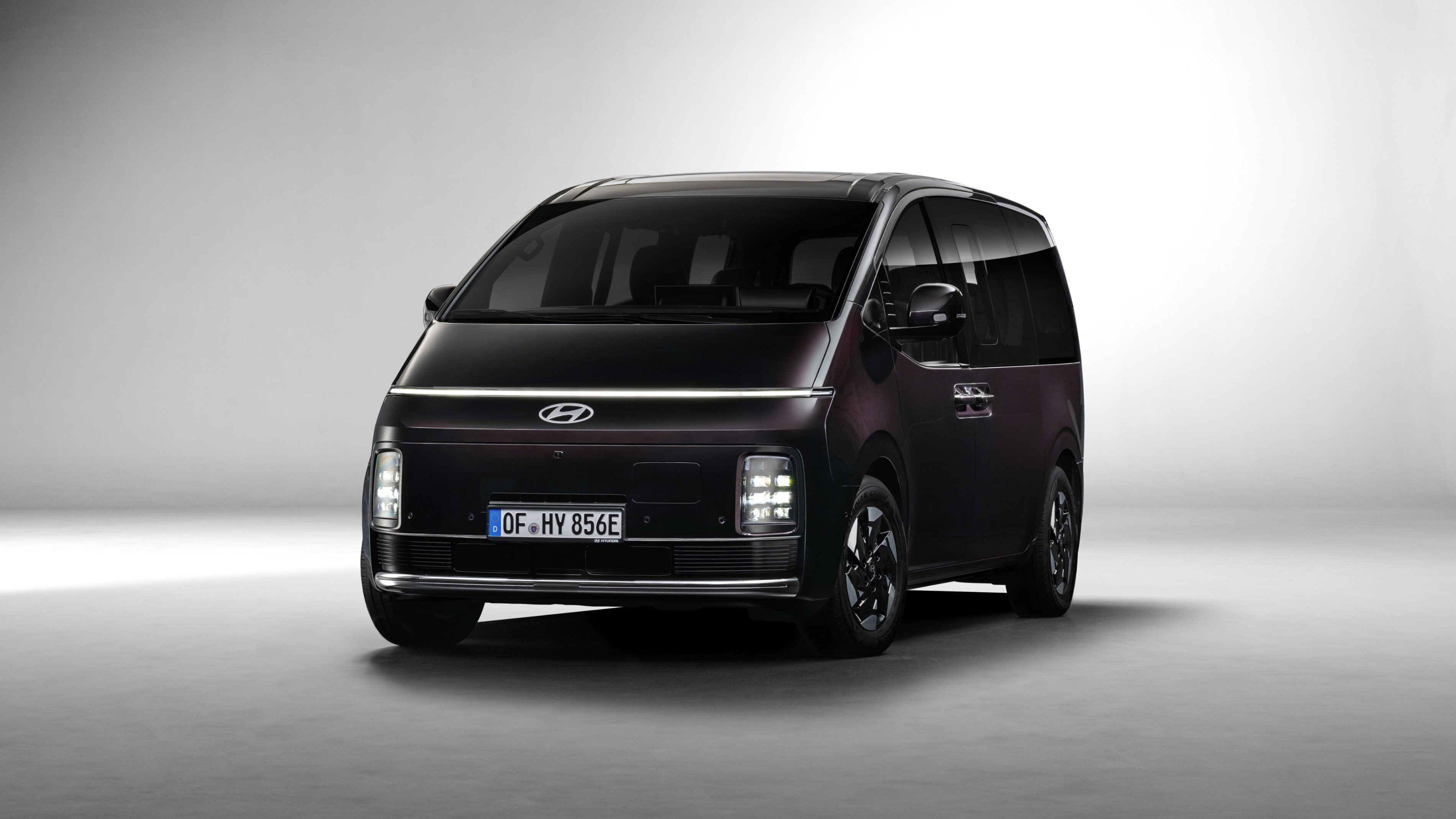 У минивэна Hyundai Staria появилась полностью электрическая версия