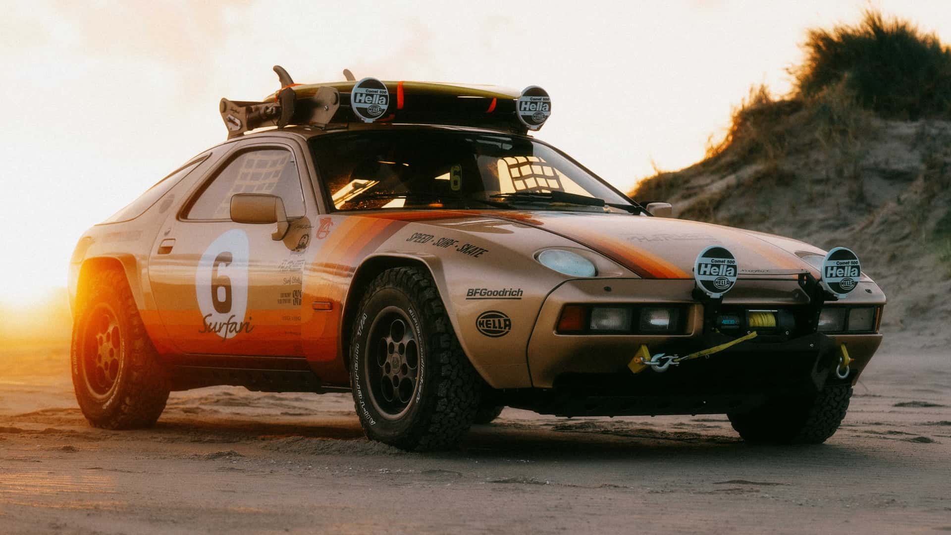 Поляки превратили Porsche 928 в такси для сёрферов