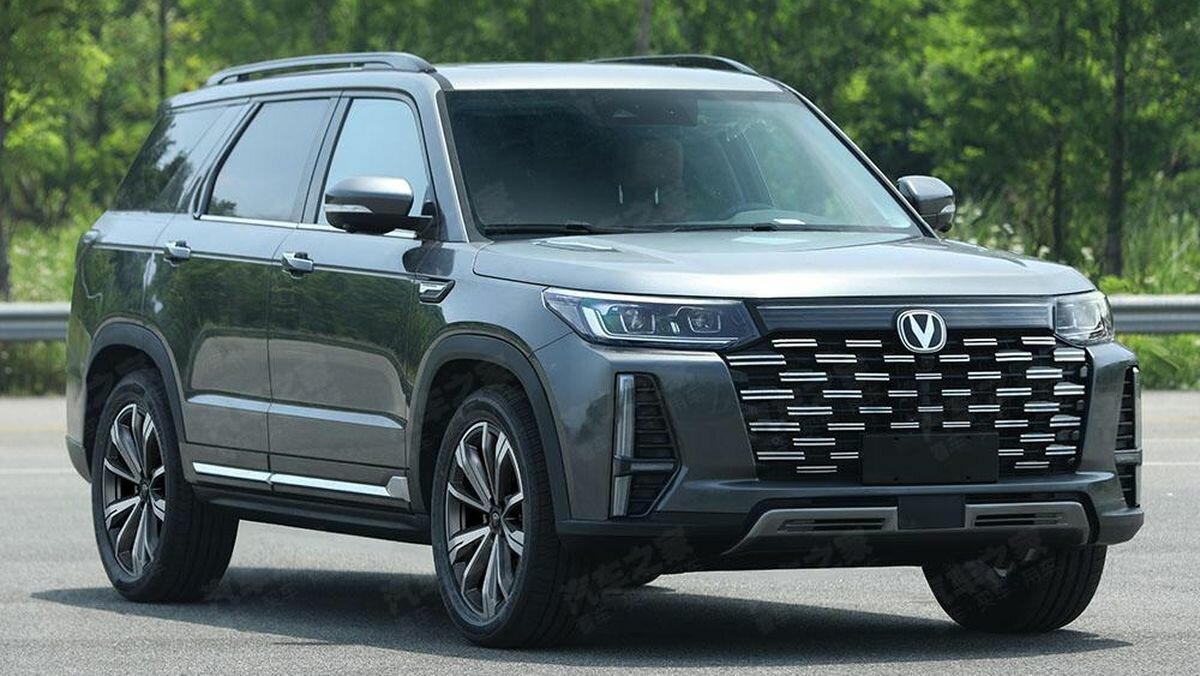 Обновленный флагманский кроссовер Changan: первые фотографии