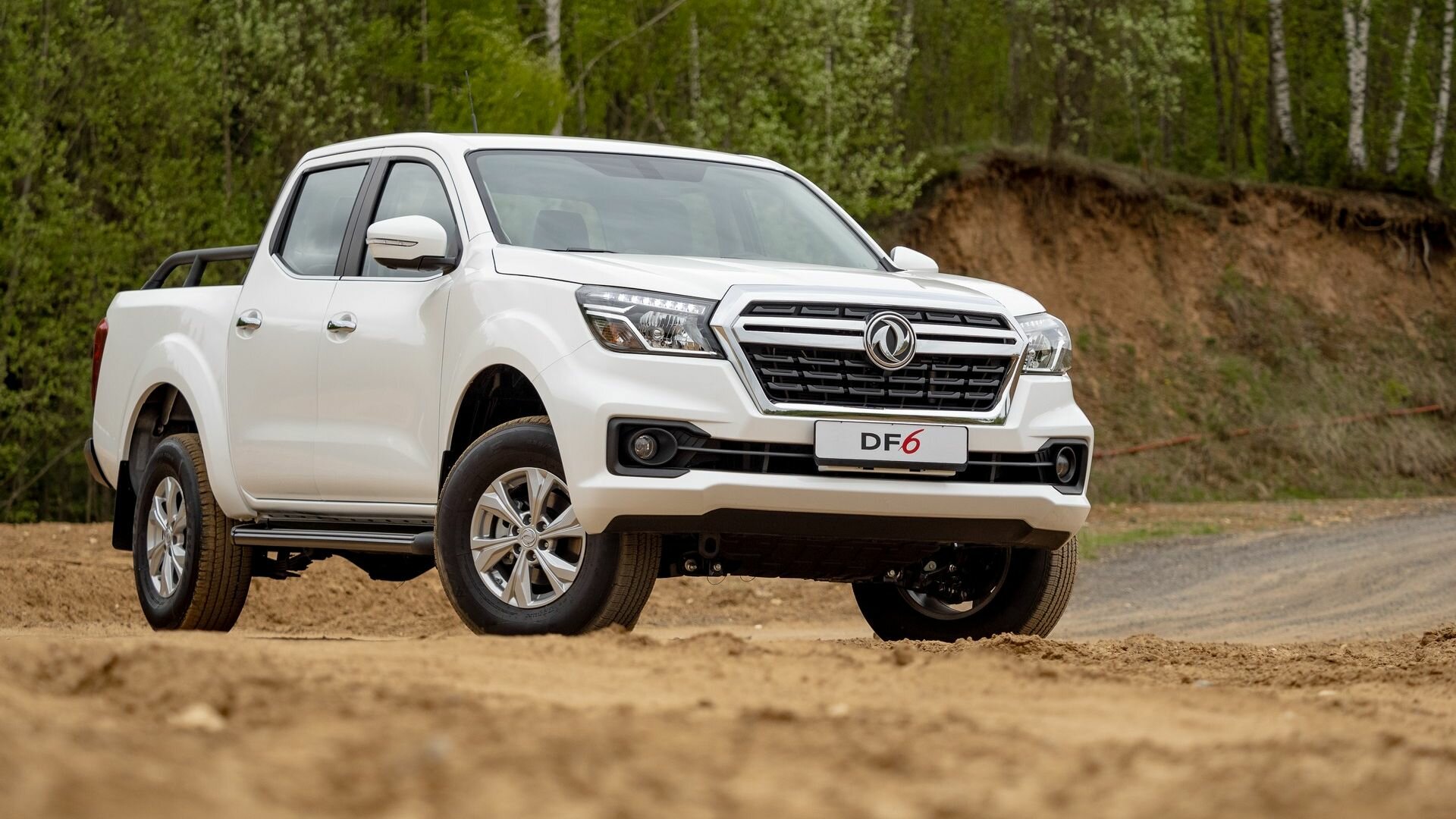 Китайская копия Nissan Navara для России: цена и подробности комплектации Dongfeng DF6