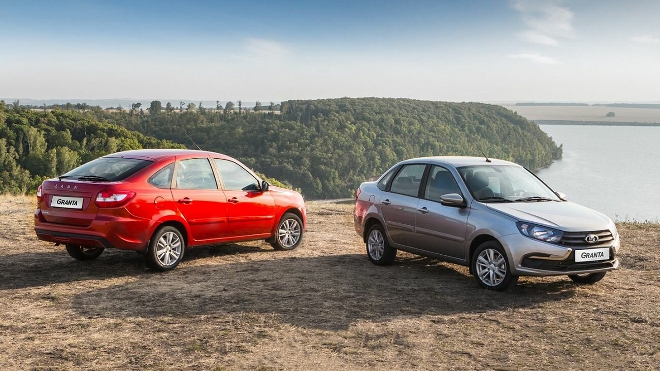 АвтоВАЗ возобновил производство Lada Granta с подушками безопасности: известна цена