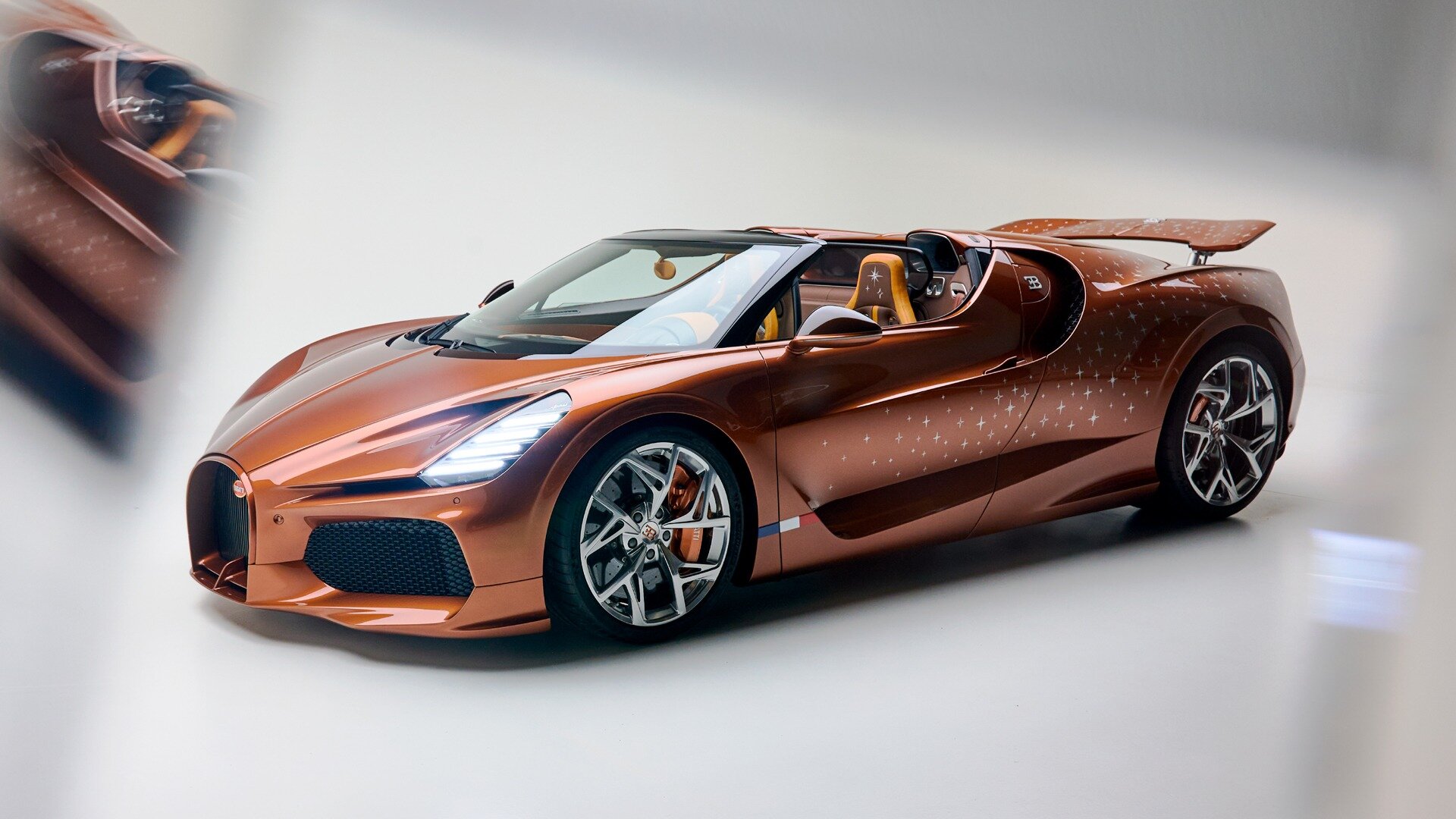 Заказчик нового Bugatti W16 Mistral посвятил его своему фанфику