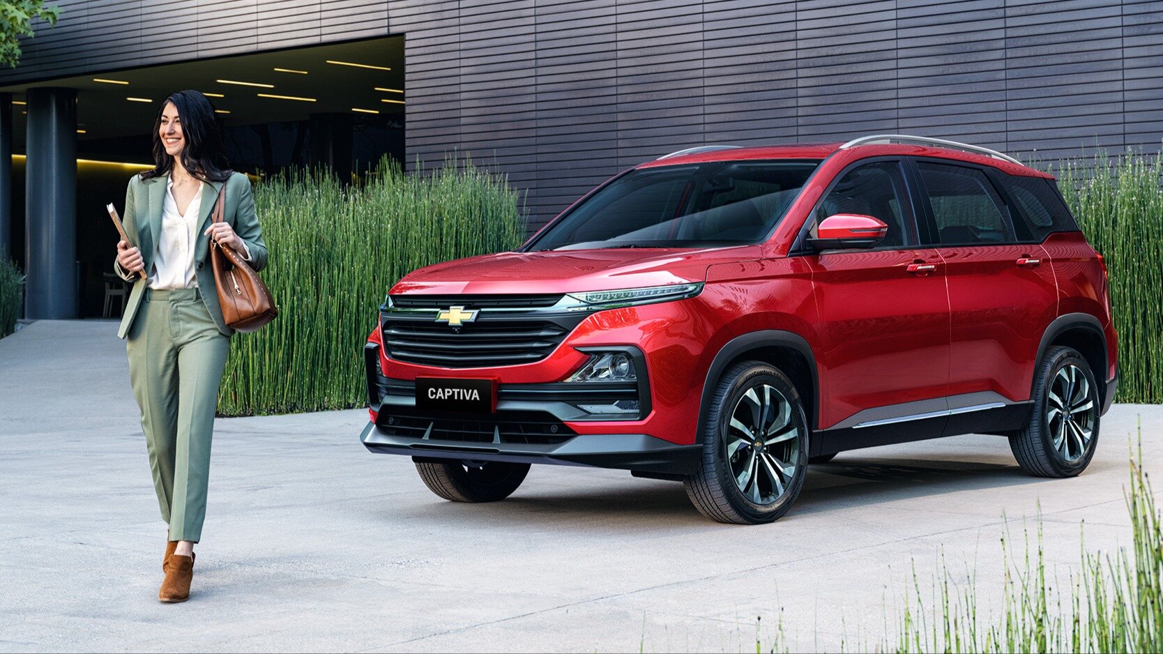 В Узбекистане начались продажи нового кроссовера Chevrolet Captiva за 2,3 миллиона рублей