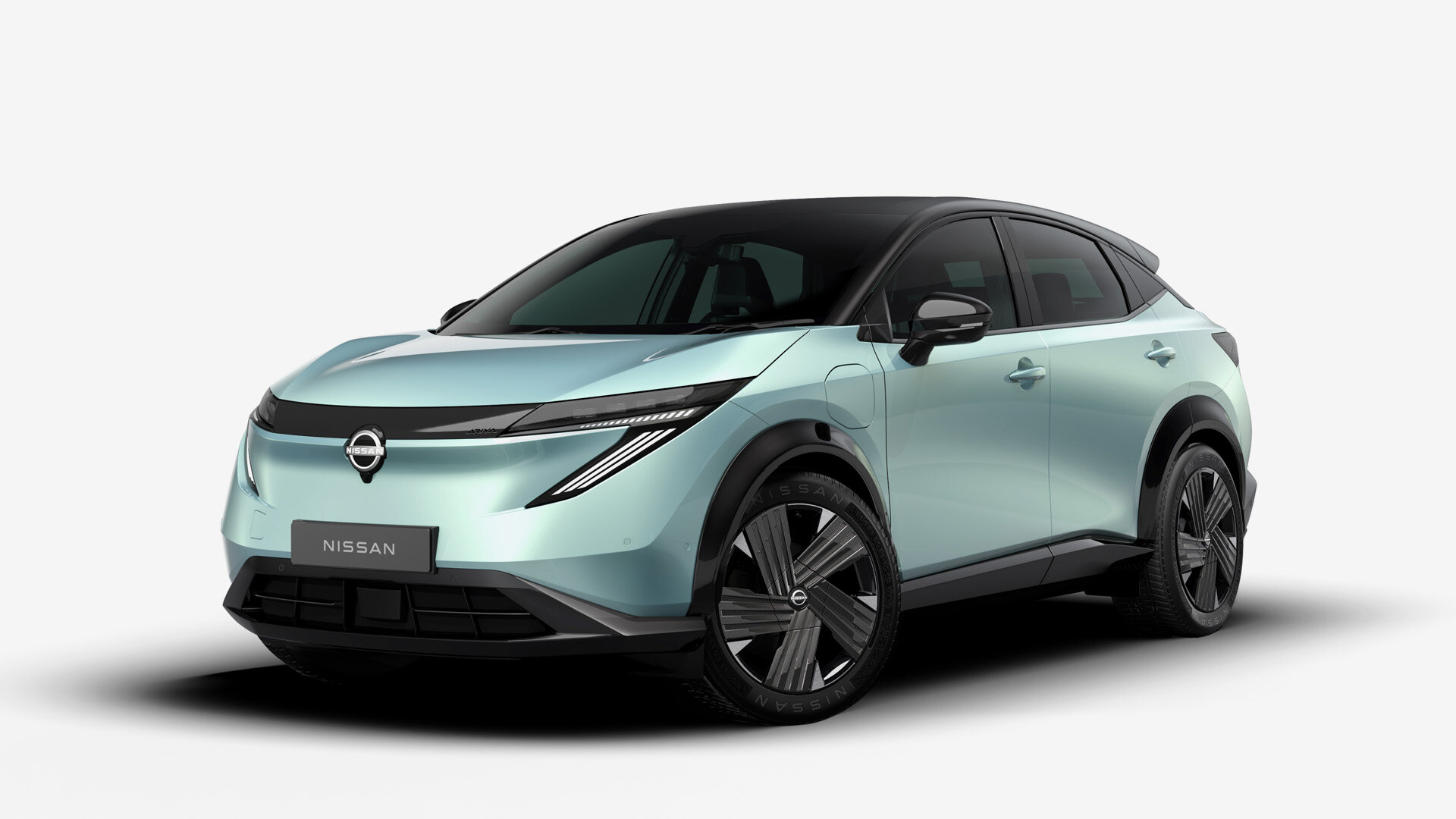 Обновлённый кроссовер Nissan Ariya: первые фото