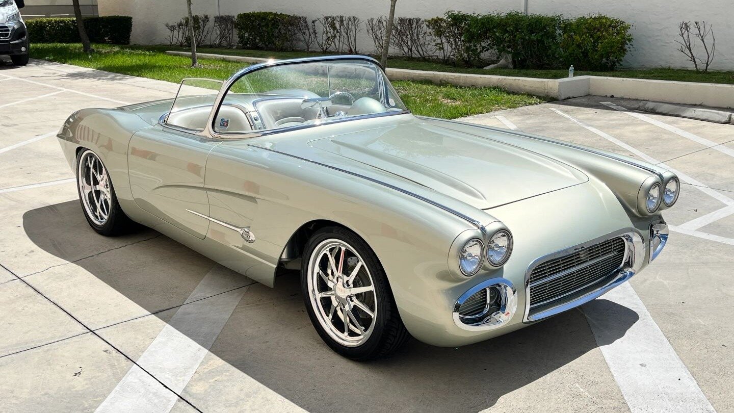Chevrolet Corvette, построенный для SEMA, хотят продать по цене Ferrari