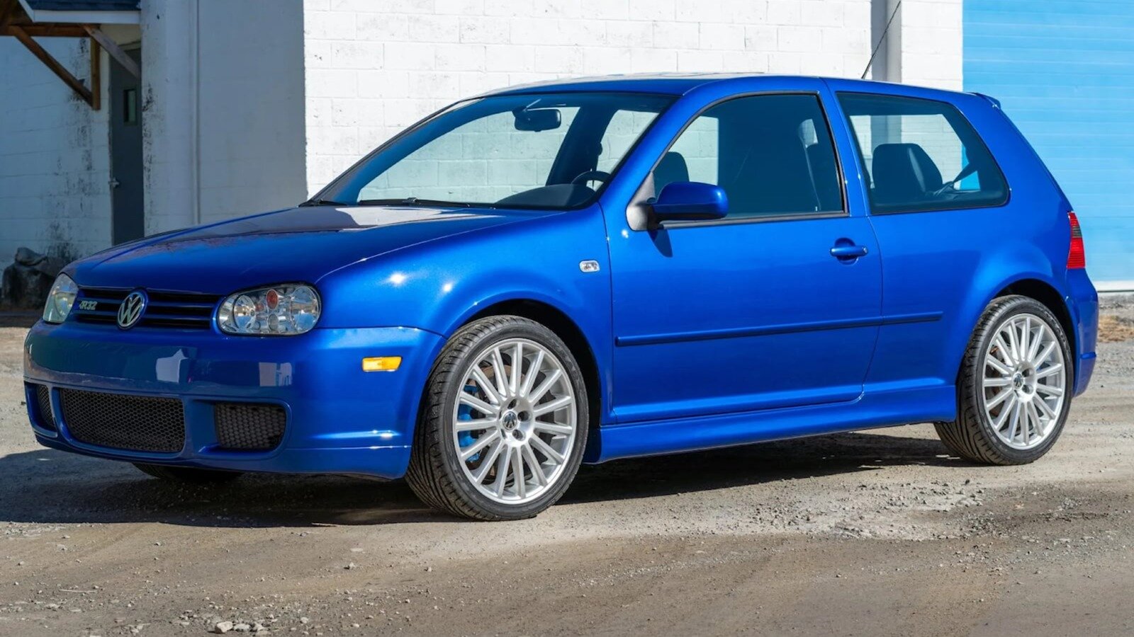 На аукцион выставили заряженный 19-летний Volkswagen Golf R32 без пробега