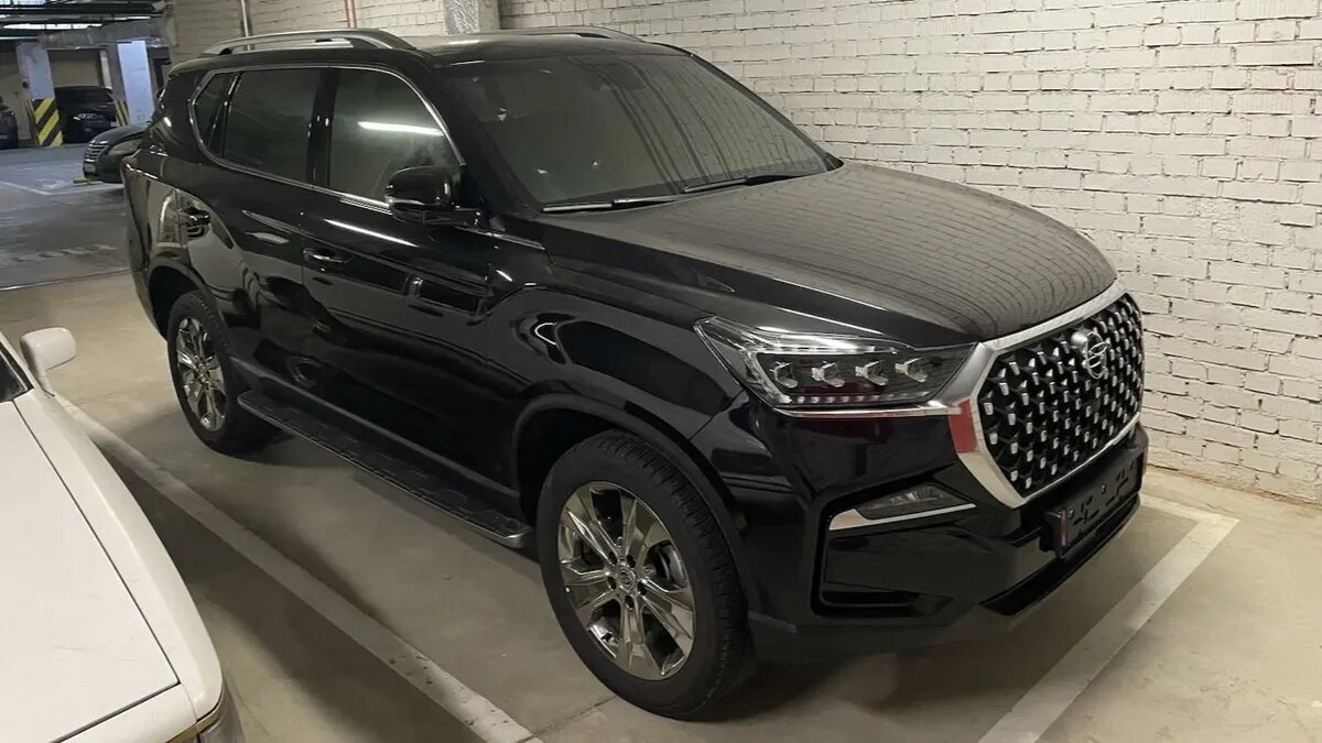 Обновлённый кроссовер SsangYong Rexton появился в продаже на Авто.ру