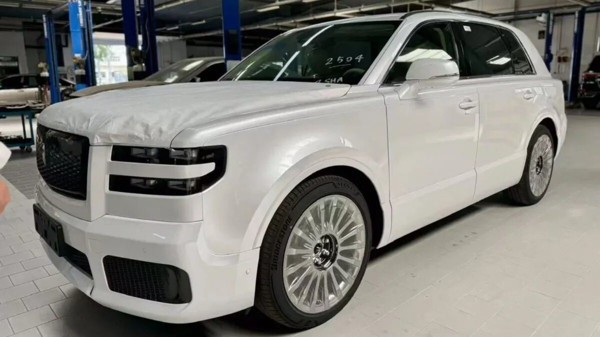 Люксовый кроссовер Toyota Century появился в продаже на Авто.ру