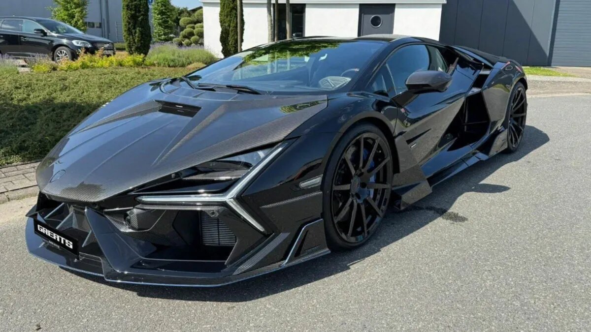 В Москву везут очень дорогой Lamborghini Revuelto от Mansory