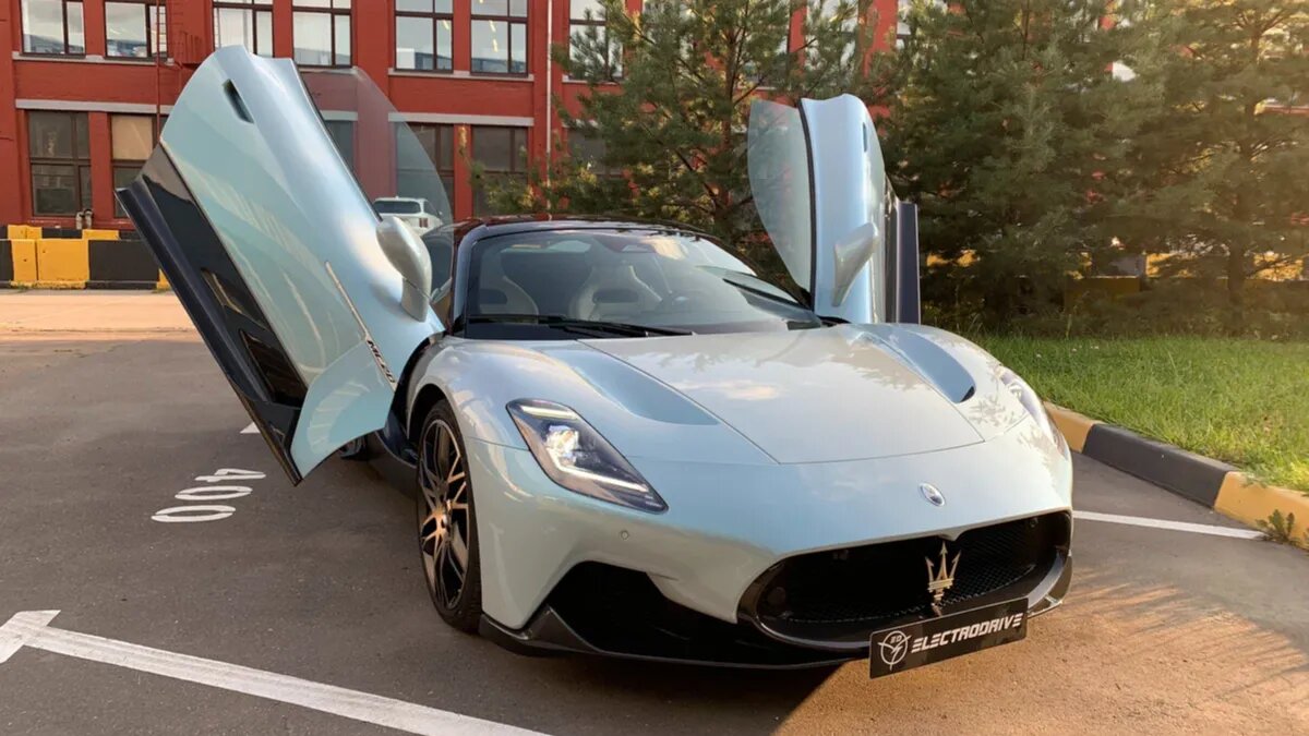 На Авто.ру появился новый родстер Maserati MC20 Cielo за 58 миллионов рублей