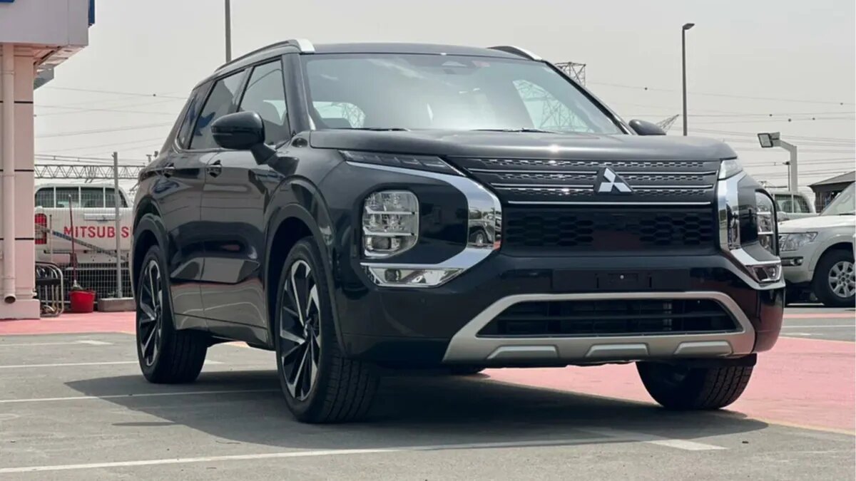 В России появился в продаже новый Mitsubishi Outlander