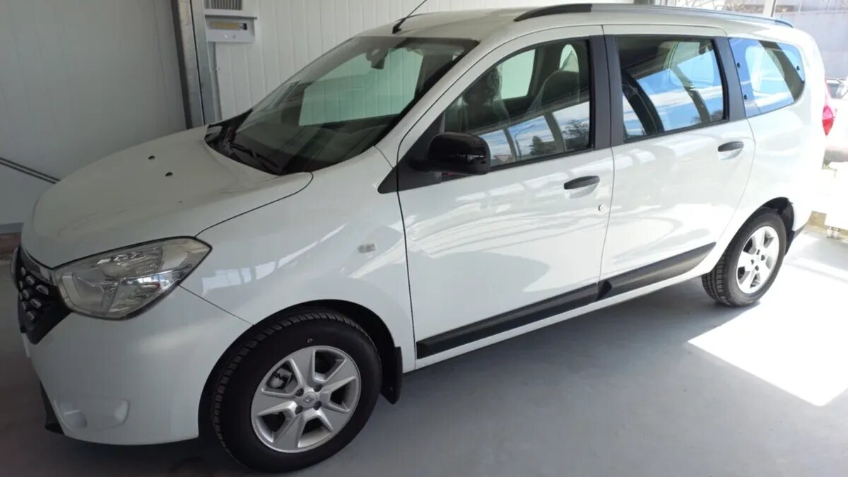 Дизельный компактвэн Renault Lodgy за 2,2 миллиона рублей появился на Авто.ру