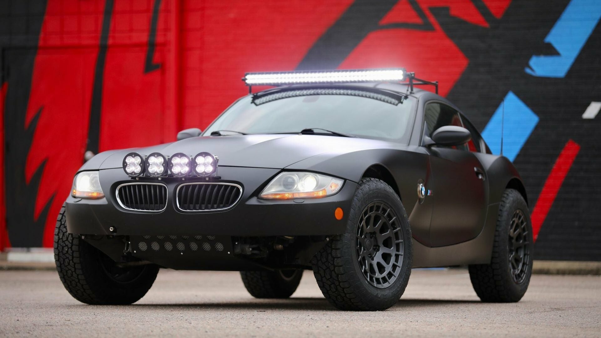 Купе BMW Z4 M превратили в дикий внедорожник и выставили на продажу
