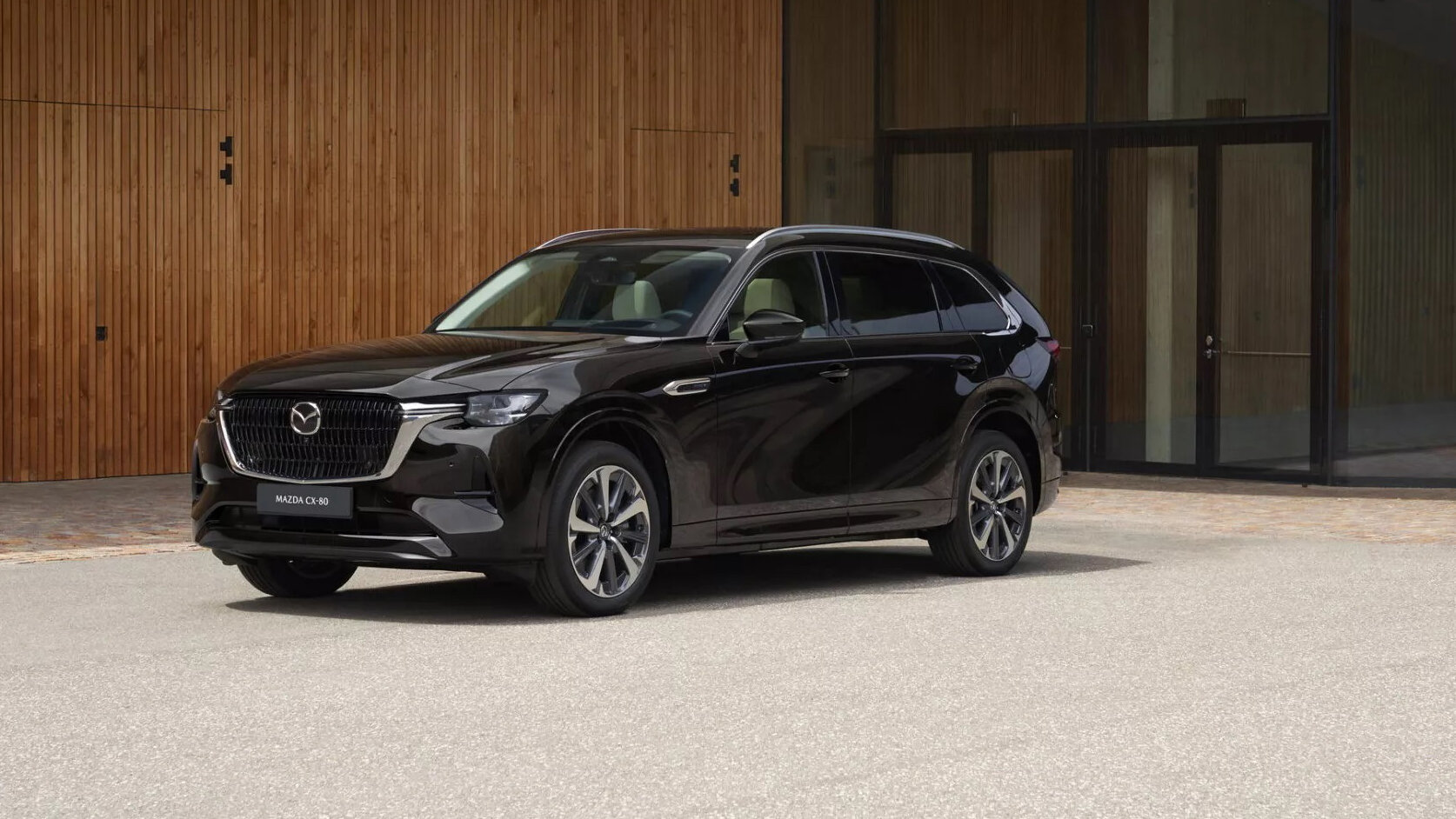 Mazda представила новый флагманский кроссовер CX-80