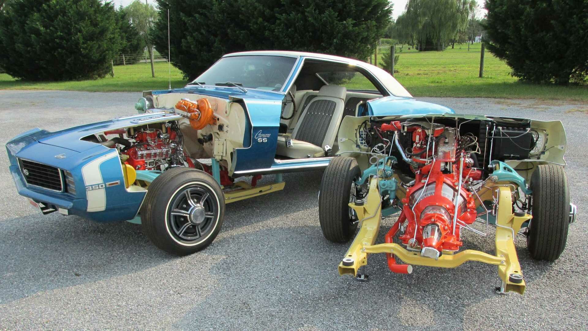 С молотка уйдёт уникальный 53-летний Camaro: он распилен на части, и это круто
